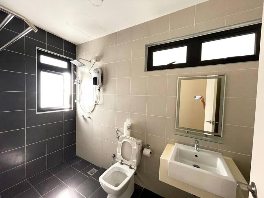 Meridin Medini By Wp Homestay Nusajaya  Dış mekan fotoğraf
